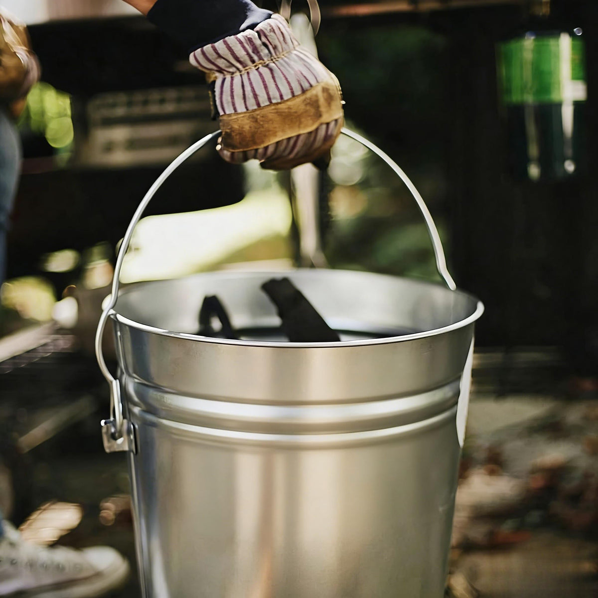 6 Gallon Galvanized Steel Storage Can with Locking Lid L89680